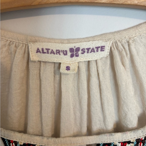 Altar’s State Cream Embroidered peasant Top - Picture 3 of 9